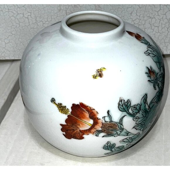 Nora Fenton Designs Hibiscus Flowers and Bees White background Porcelain Vase - Picture 2 of 9
